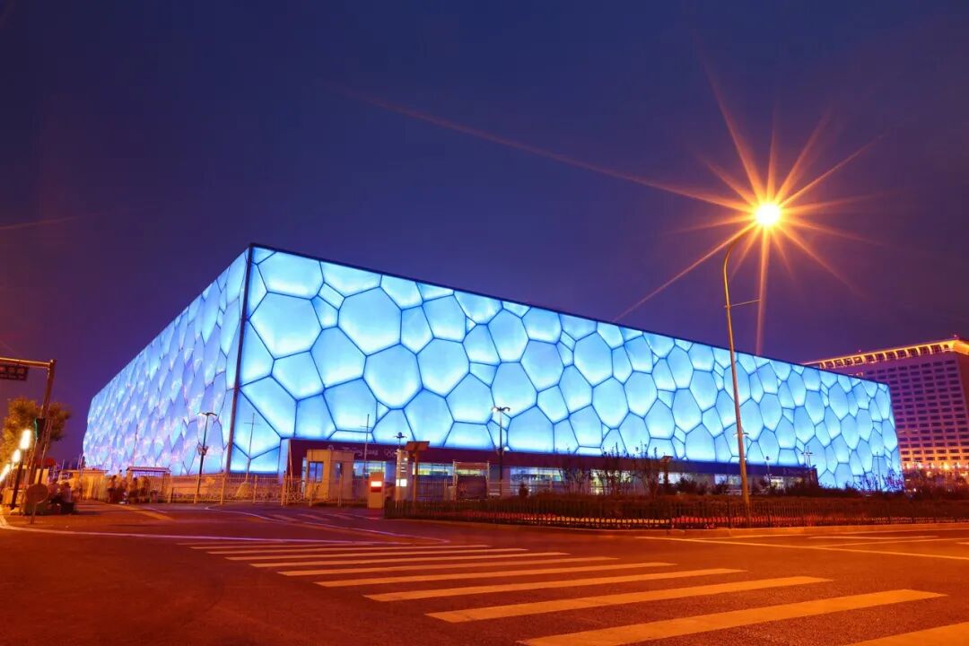 膜结构下的建筑外立面