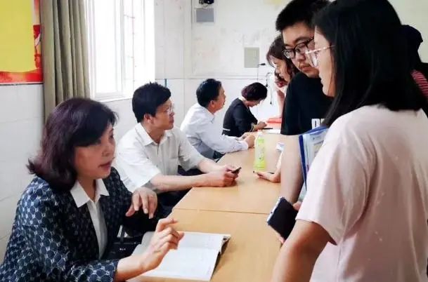 湖北最差的公辦二本_湖北差一點(diǎn)的公辦二本大學(xué)_公辦湖北差二本的學(xué)校