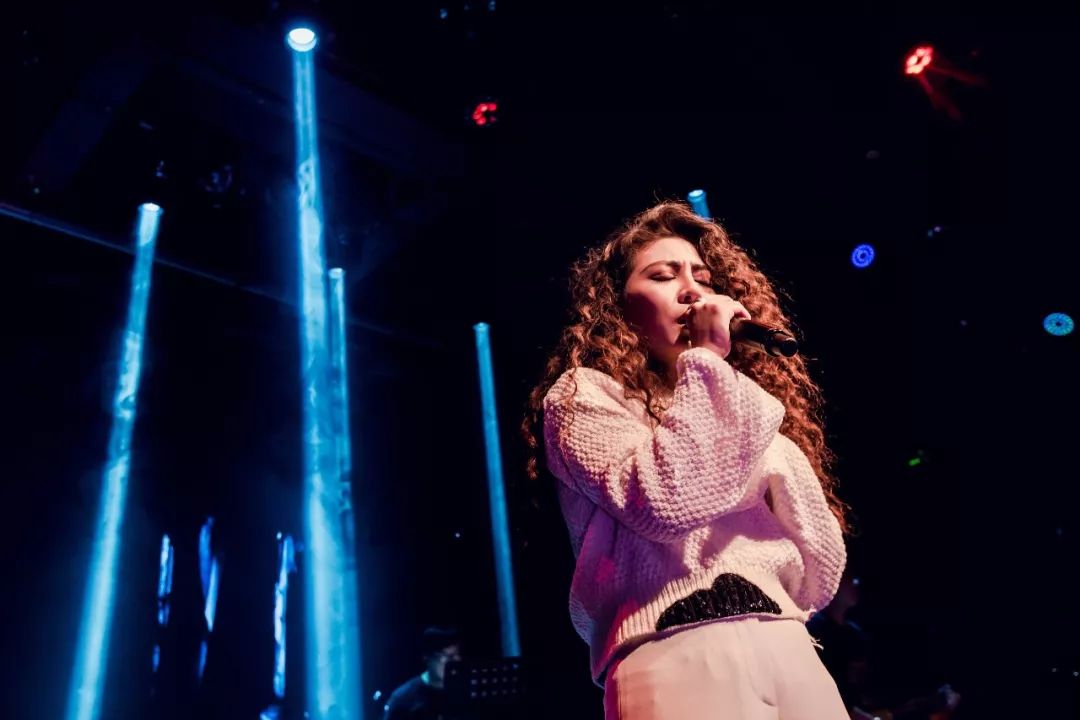 这个罗大佑力捧的乐坛歌后，为什么就是死活红不了？