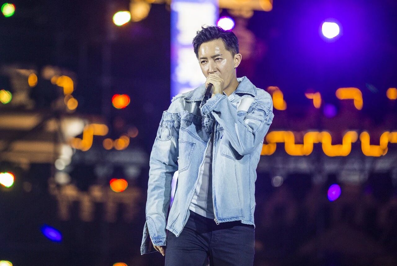 这个在娱乐圈火了10年的流量巨星，终于把自己玩过气了