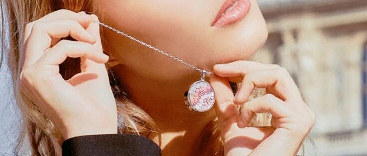 情人节最“用心”的特殊礼物～让教堂花窗为她护佑，转运成真！