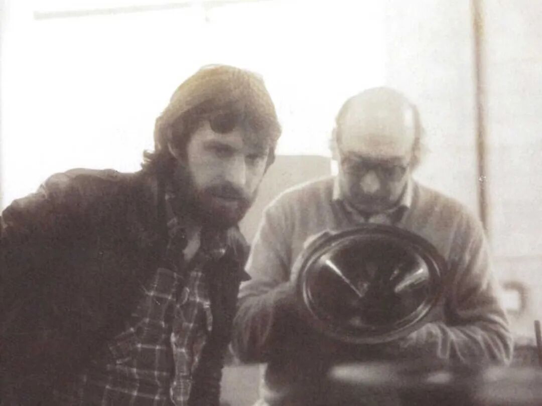 Derek Hughes在70年代下半叶加入Spendor并与父亲Spencer一起工作.jpg