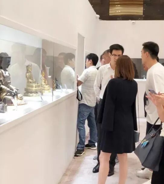 别看目前艺术品市场萎靡：未来10年将一步登顶 收藏资讯|艺术家|书画家|书画名人|书法家-中华收藏网