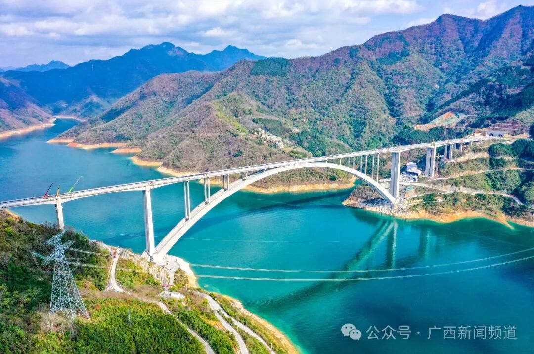 桥梁新纪元世界最大跨度劲性骨架混凝土拱桥天峨龙滩特大桥建成通车