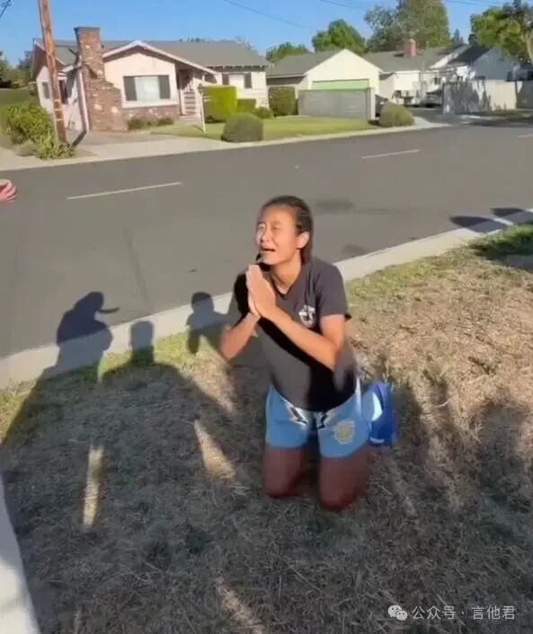张家裔现状难评，收留她的夫妇曝其恶习，她被当街痛骂尊严掉一地