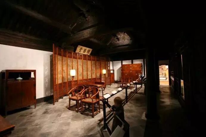 揭秘：古典红木家具“贵”之原理