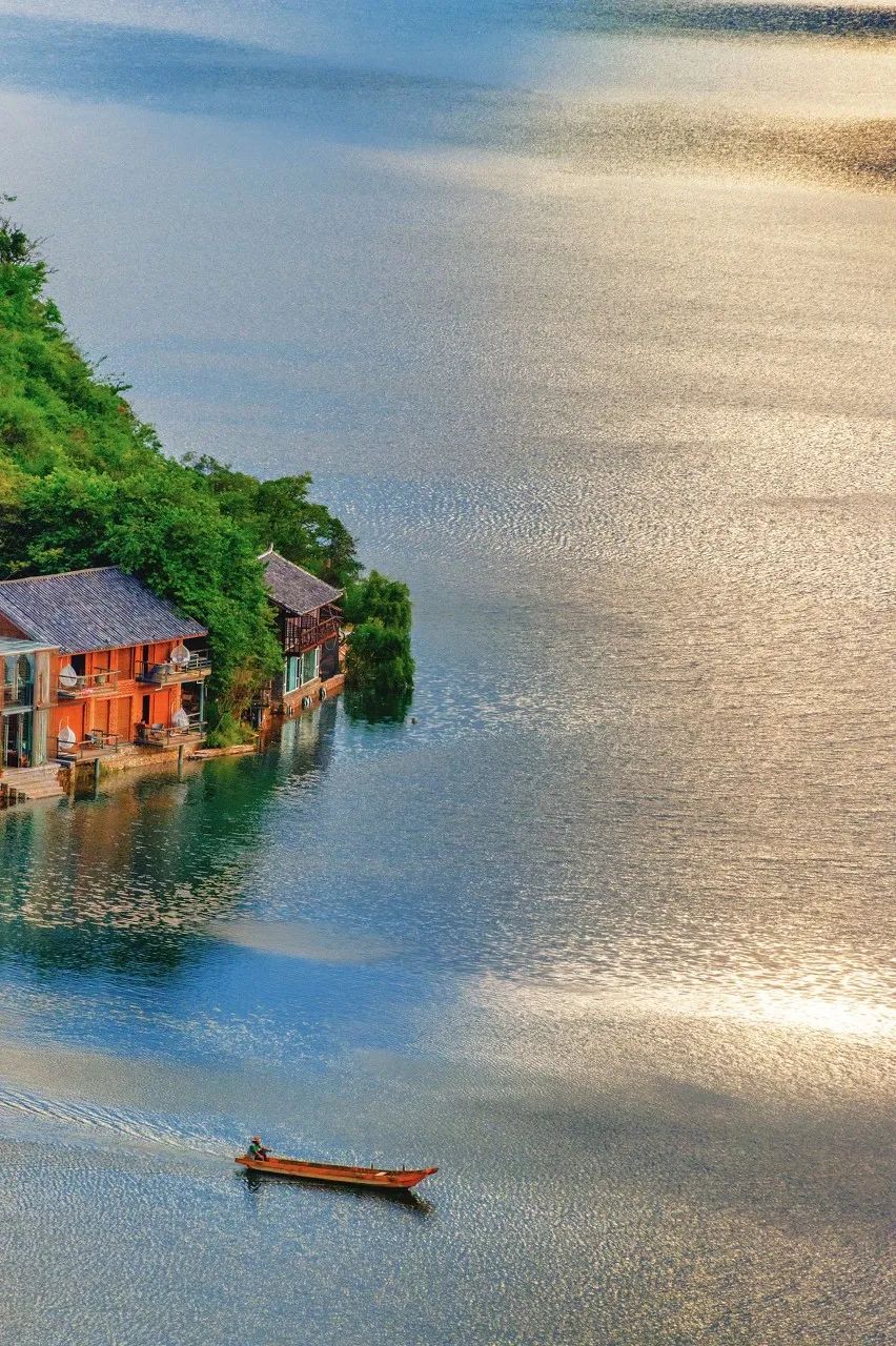 泸沽湖的“水性杨花”美爆了，网友：糟糕！这是心动的感觉！