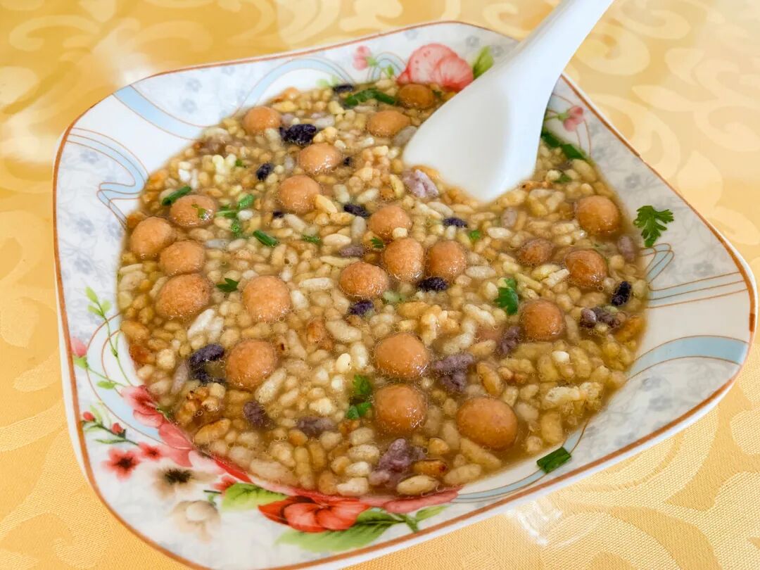 中国最“上头”的城市，3元逛遍全城，比成都更安逸，隐匿了千年，却因一碗粉让全国人上瘾！