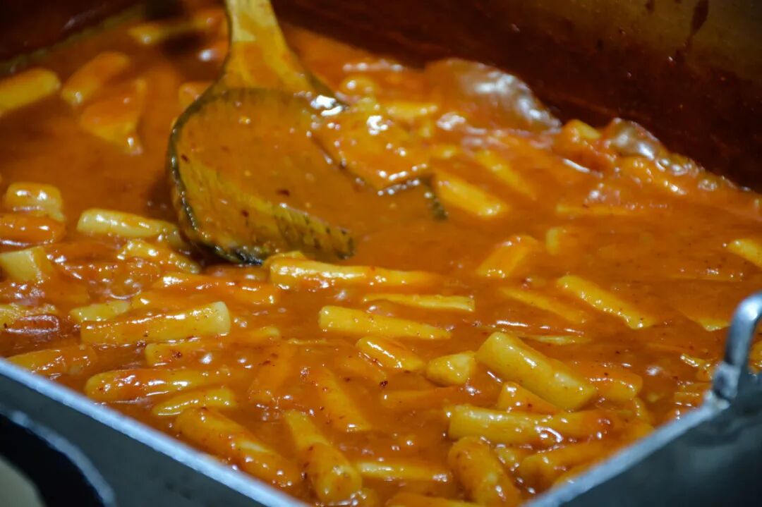 别只盯着哈尔滨了！东北这座边境小城，满街朝鲜语，好吃好玩，物价超低，让你一秒穿越！