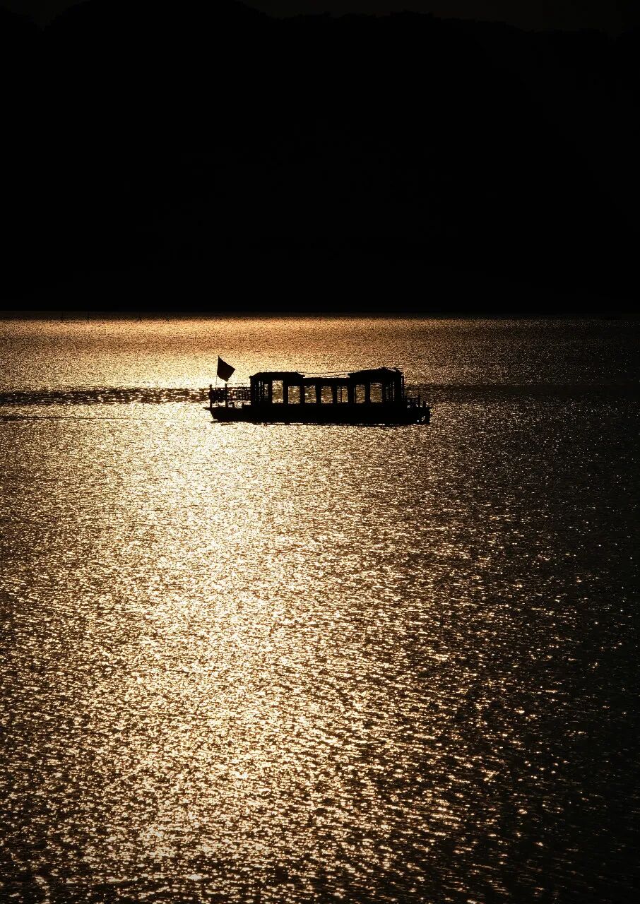 中国最“色”的边境小城，比昆明宜居，比桂林丰满，又甜又野，还稳居世界长寿Top1