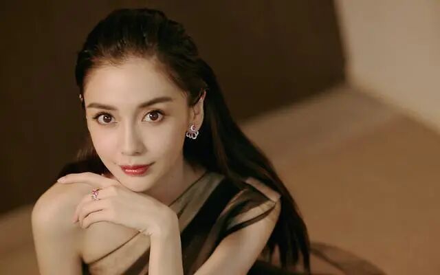 章子怡夸angelababy演技好 杨颖如此回应 网友 被绑架了就眨眨眼 口语天天练 微信公众号文章阅读 Wemp