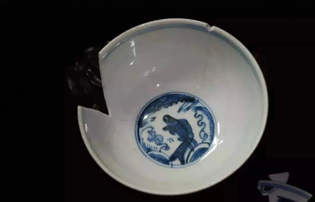 经典小小说:一只破碗