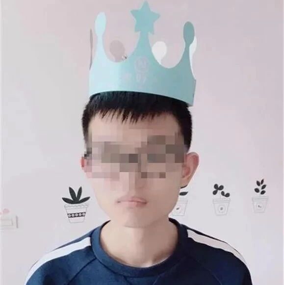 江苏大学学生坠亡，父亲发文称“死因成谜”，更多细节曝光