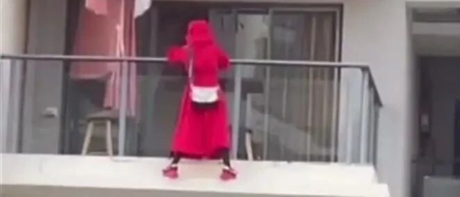 女子25层阳台外跳舞坠楼，三亚警方通报：房间内留有遗书