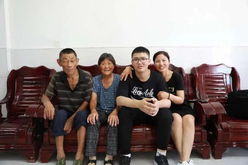 安徽截肢少年高考684分,全省排名171!清华已伸出橄榄枝!-微信头条网 安徽截肢少年高考684分,全省排名171!清华已伸出橄榄枝!