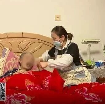 79岁老伯花10万与女子闪婚后又要离婚，结果竟死在另一女子家中