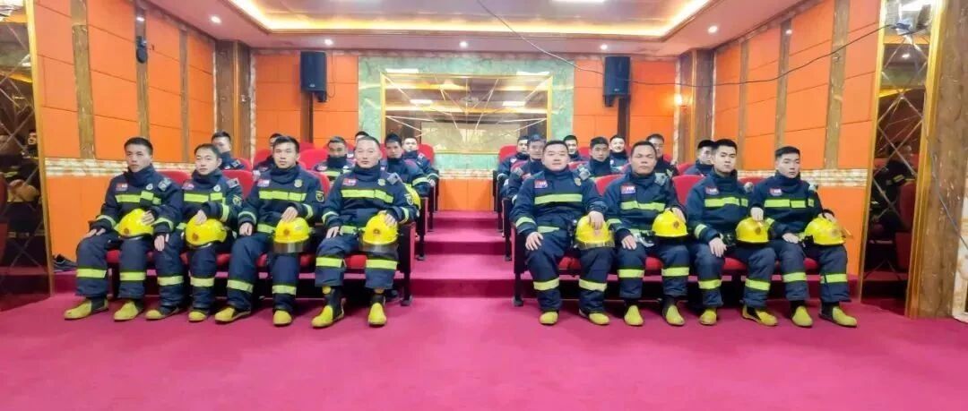 除夕夜拍下这张“全家福”后，他们再也凑不齐了