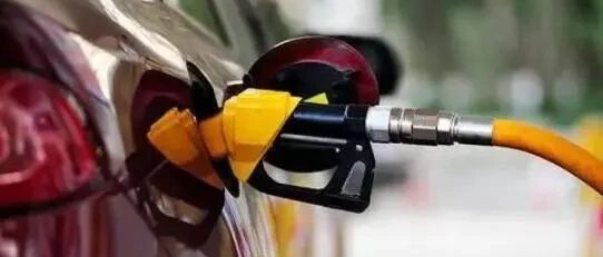 油价涨幅创9年来最大纪录！全国多地加油站爆满