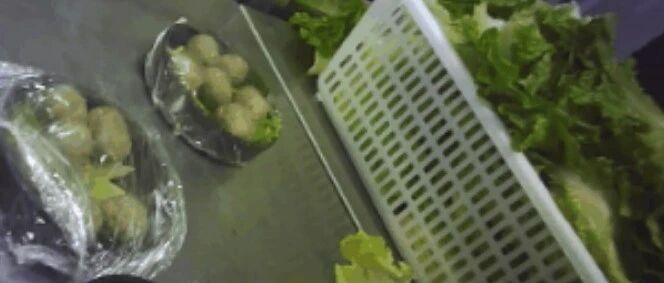 知名男星的火锅店后厨曝光...道歉来了！明星餐饮为何频频翻车？