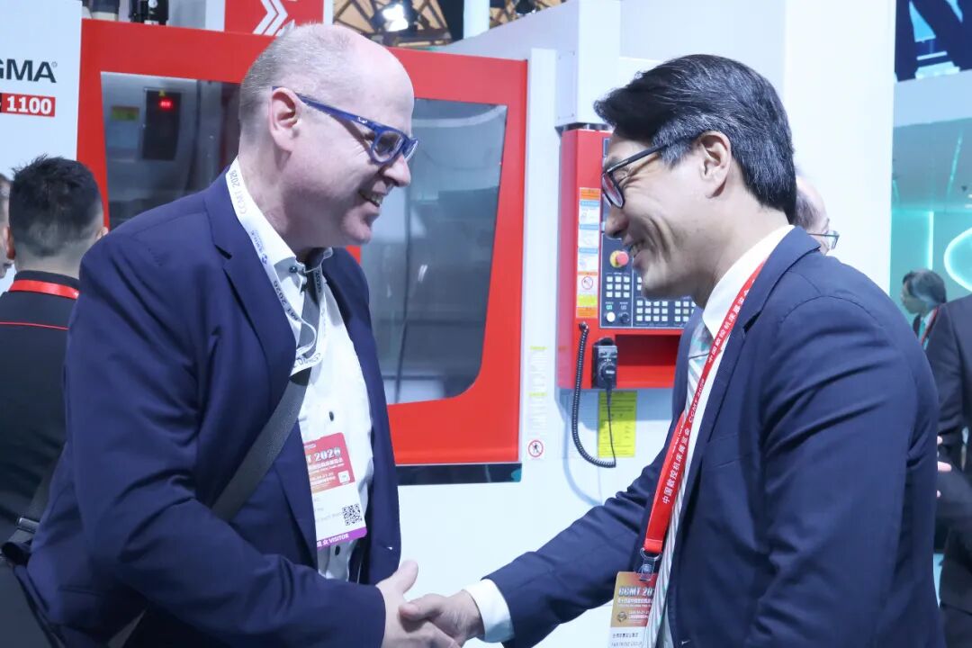 CCMT2026第十四届中国数控机床展览会首日 | 友嘉集团展台盛况