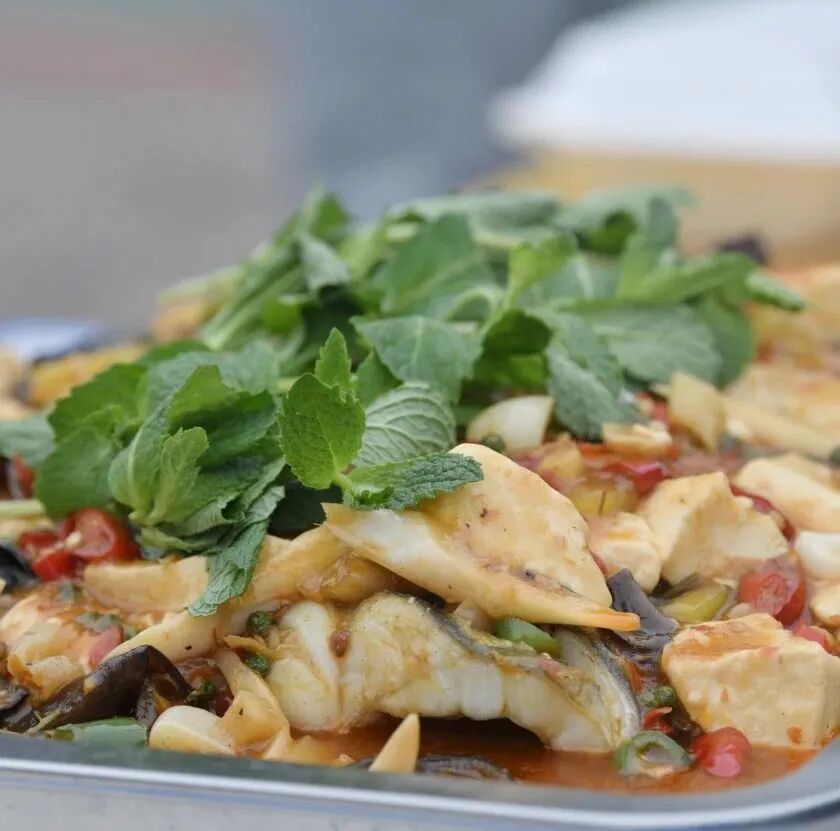 清镇一中举办校园美食文化节活动