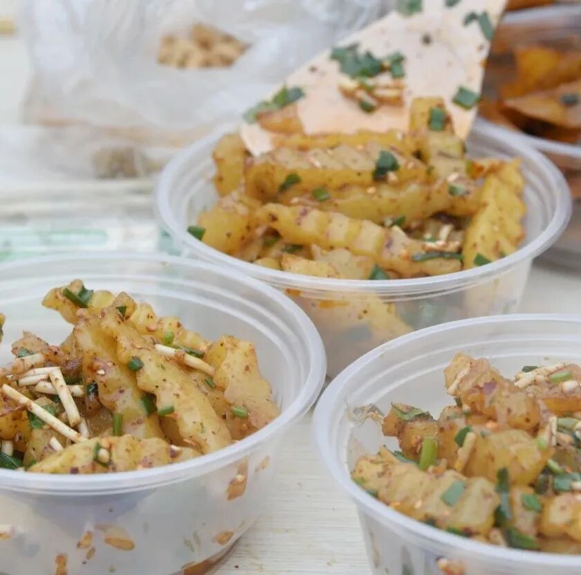 清镇一中举办校园美食文化节活动