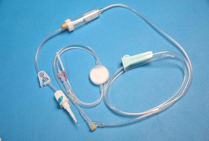 输液用膜,即三层或五层高分子材料(多为聚丙烯)采用共挤出方式压制成