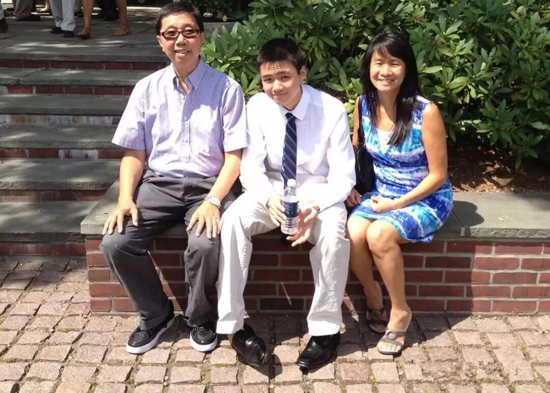 为了被耶鲁录取，我隐匿了华裔的身份！