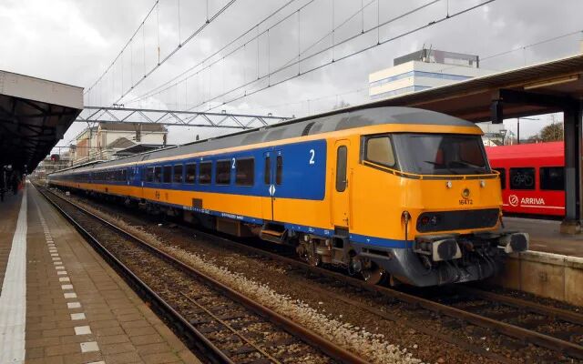 ns创色50周年荷兰火车要给你点颜色看看