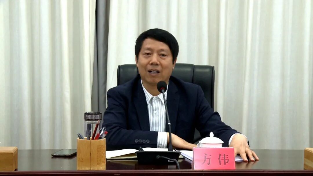 县委书记谢桂坤与考察组一行就广宁竹产业发展进行了深入交流探讨