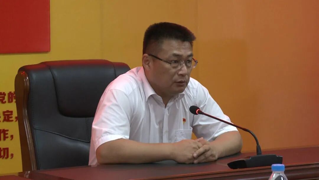 杨杰之讲述周其鉴的革命事迹周其鉴烈士外孙杨杰之老师为党员和瘸党