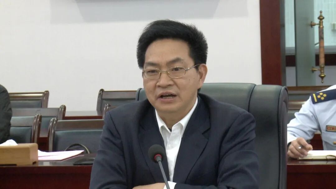 县委书记 谢桂坤表示退役军人是党和国家的宝贵财富,党委政府将用心