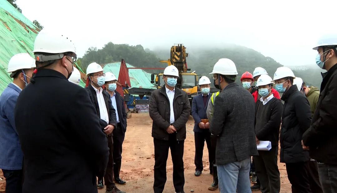 市领导谢桂坤督导肇明高速公路(广宁段)建设工作