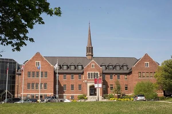 algoma university (阿尔戈马大学)ontario (安大略省)是位于加拿大