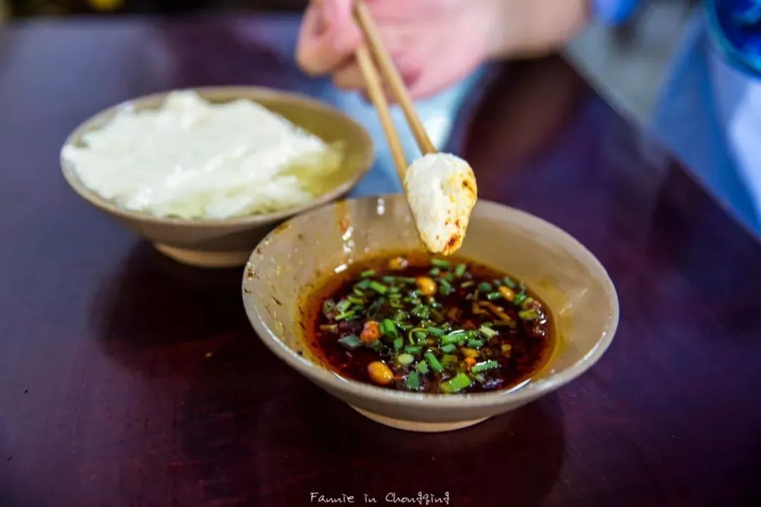 介於豆腐和豆腐腦之間的神奇口感↓@catherine21:豆花飯!葷豆花!