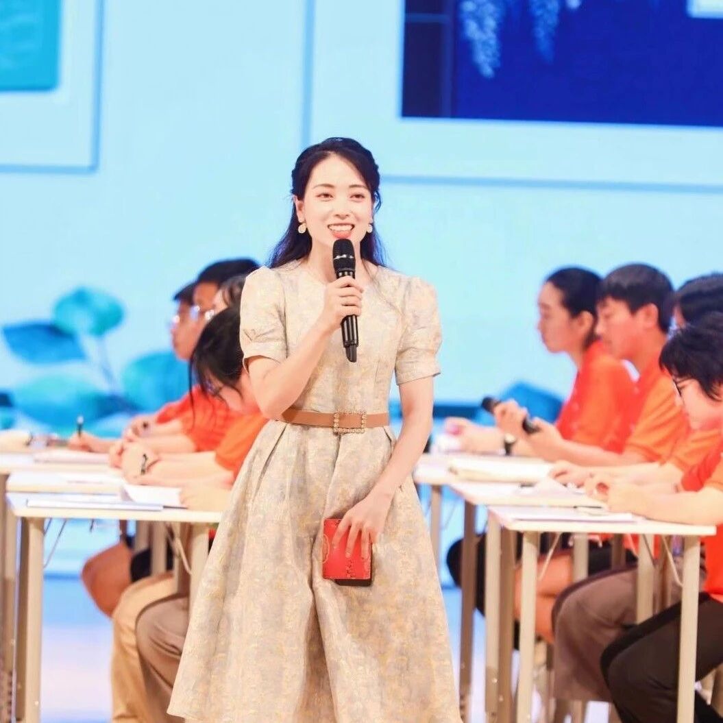 【青春语文·杨静专栏】精品课·《皇帝的新装》教学设计