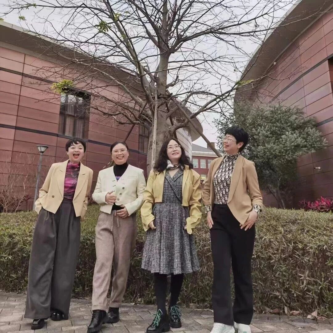 【青春语文·王君专栏】王君：我们的闺蜜干成了一件大事儿