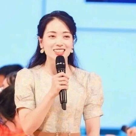 【青春语文•杨静专栏】《变色龙》教学设计：荒诞中的现实，可笑下的可悲
