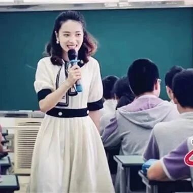 【青春语文·杨静专栏】中考作文解析·​等风来，不如随风去|推窗风来·向阳花开