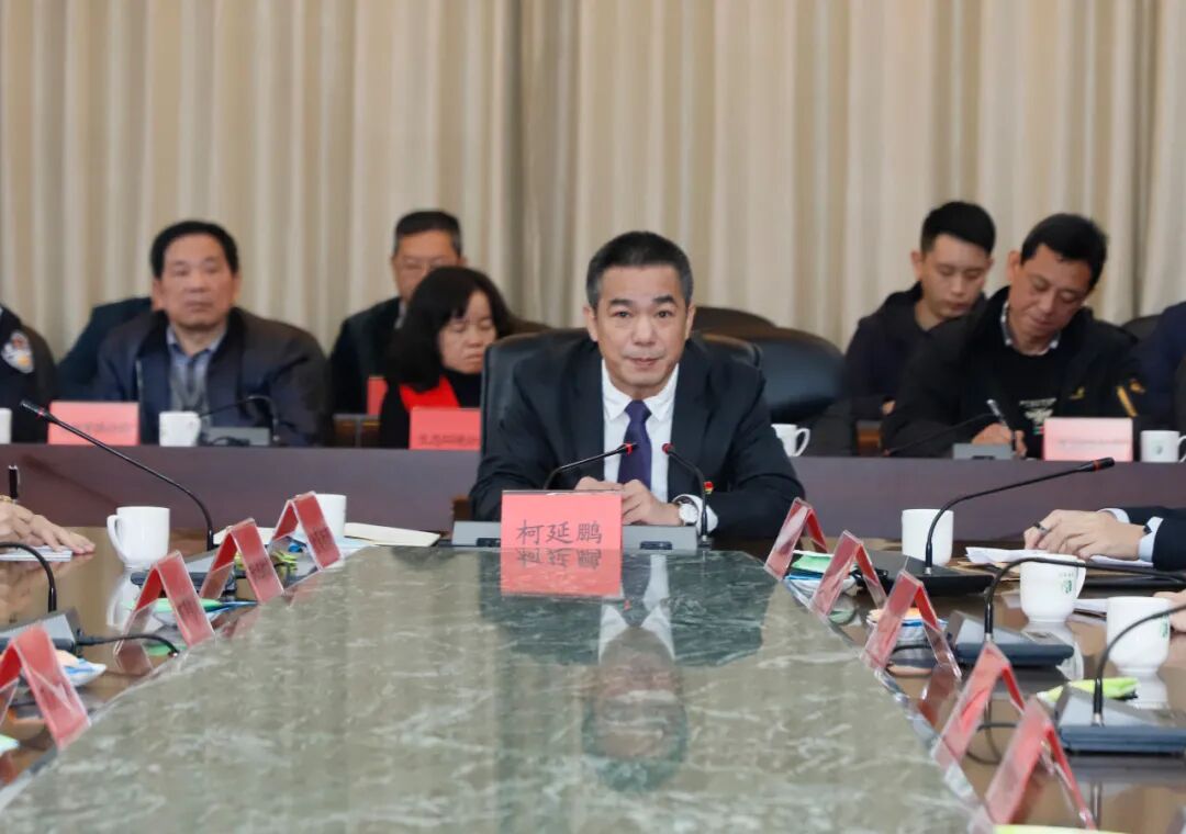 龙湖区组织收看收听全省工程建设项目审批制度改革暨安全生产工作电视