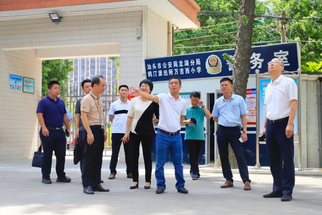 柯延鹏先后到万吉西小学,渔洲中学,谢易初中学,林厝小学,五香溪小学