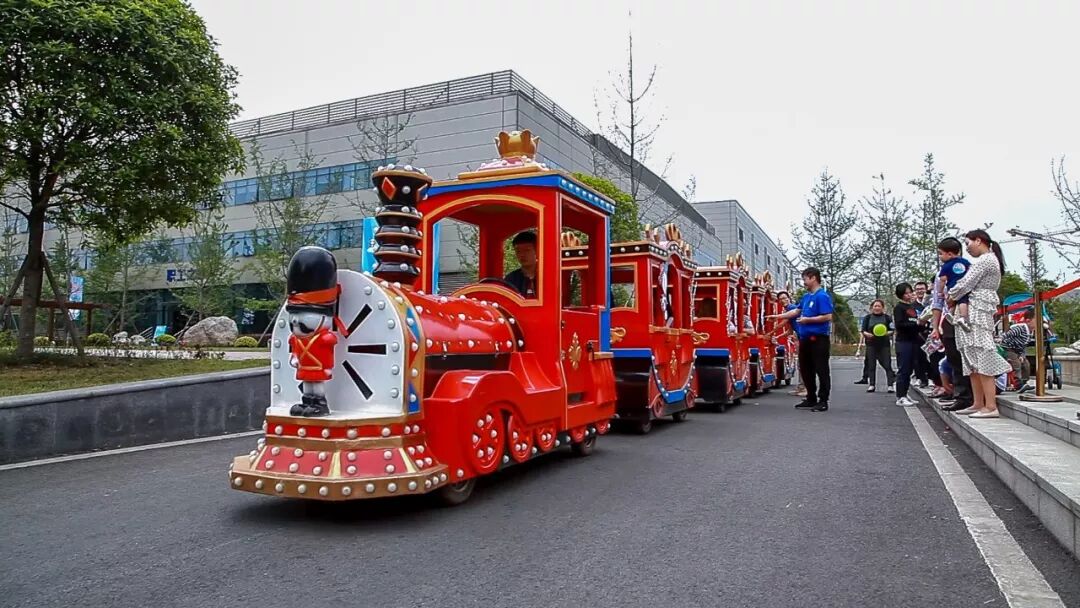 Family Day | 恰逢春時(shí)，我們以愛為名 ，從這里出發(fā)~