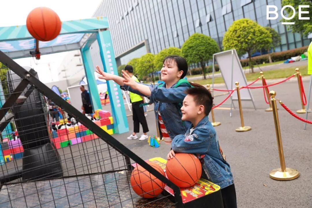 Family Day | 恰逢春時(shí)，我們以愛為名 ，從這里出發(fā)~