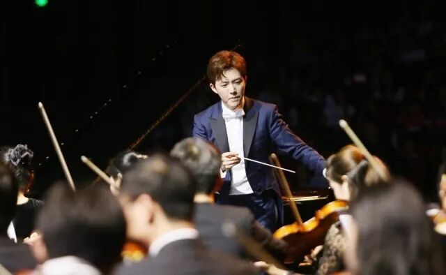 %name 云指肖邦 | “钢琴诗人”李云迪教你如何在音乐会上科学地选座
