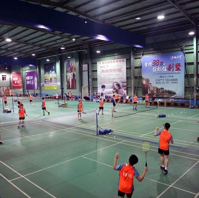 全国羽毛球后备人才基地介绍——柳州市楠雁羽毛球业余体校