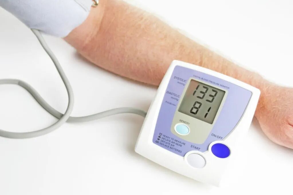 电子量血压怎么使用辟谣：电子血压计不准，要用水银血压计才准确！心内医生说了实话_https://www.jmylbn.com_新闻资讯_第2张