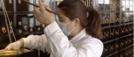 爆款日销上千杯！枸杞拿铁、益母草玫瑰拿铁......老字号也跨界！