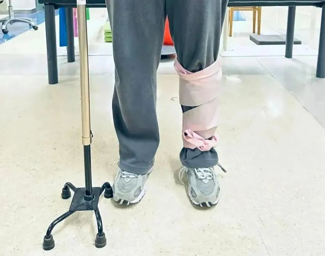 肘拐怎么用健康科普丨这些五花八门的拐杖都该怎么用？_https://www.jmylbn.com_新闻资讯_第4张