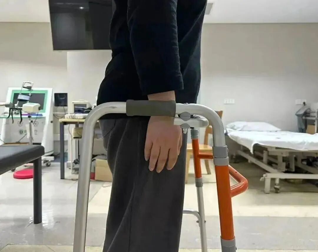 肘拐怎么用健康科普丨这些五花八门的拐杖都该怎么用？_https://www.jmylbn.com_新闻资讯_第20张