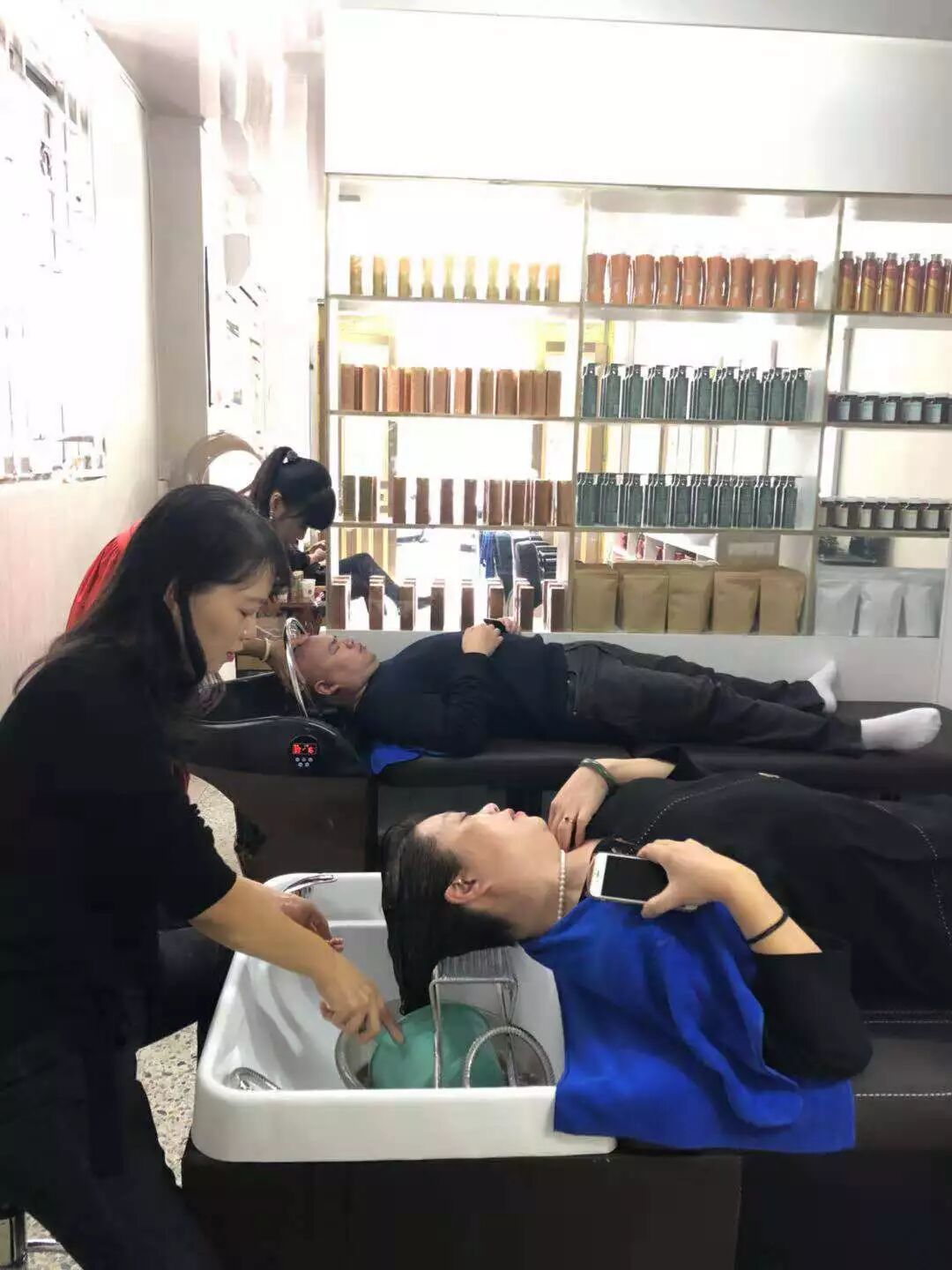 岳灵生发店培训